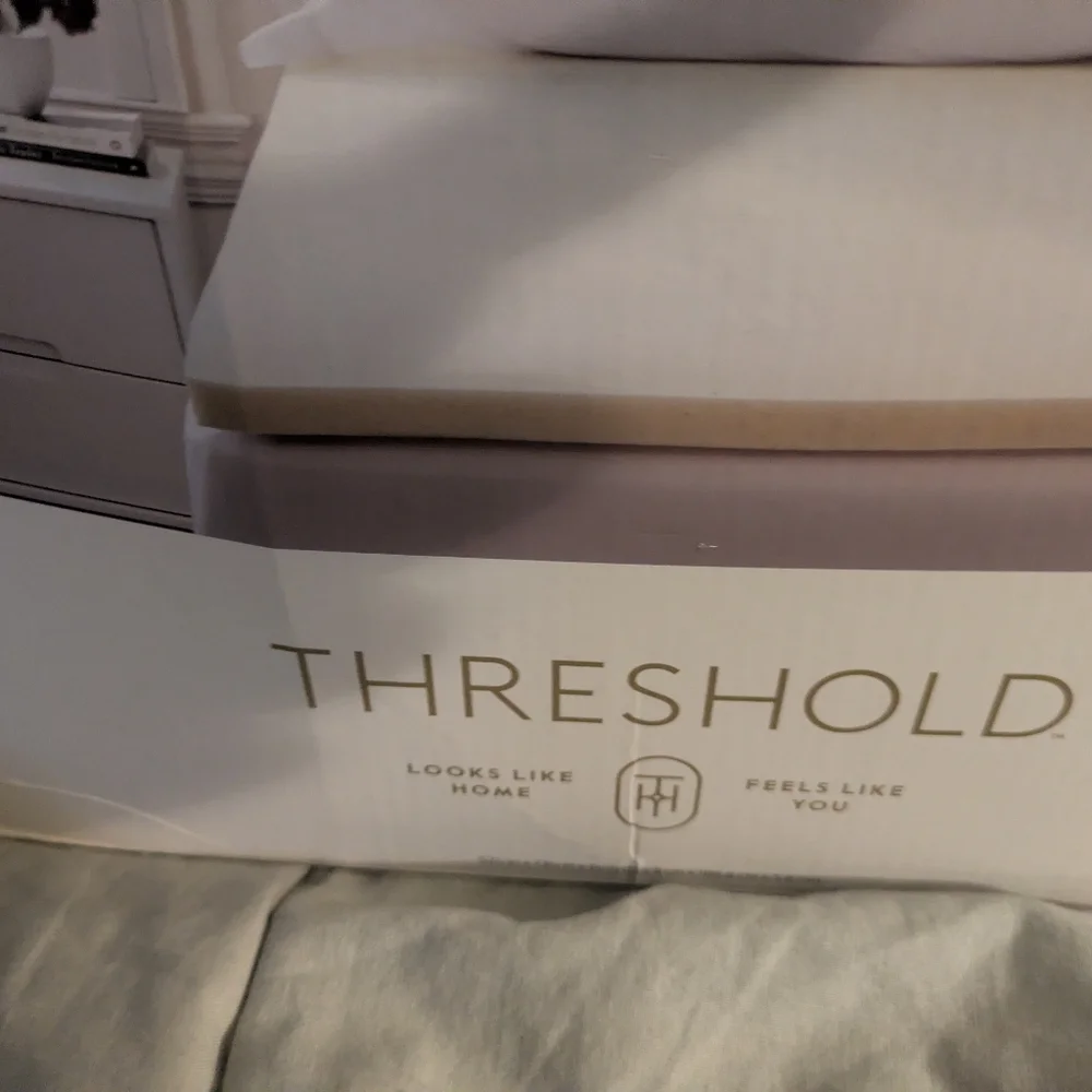 Threshold 1.5 In Mattress Topper Brand New.